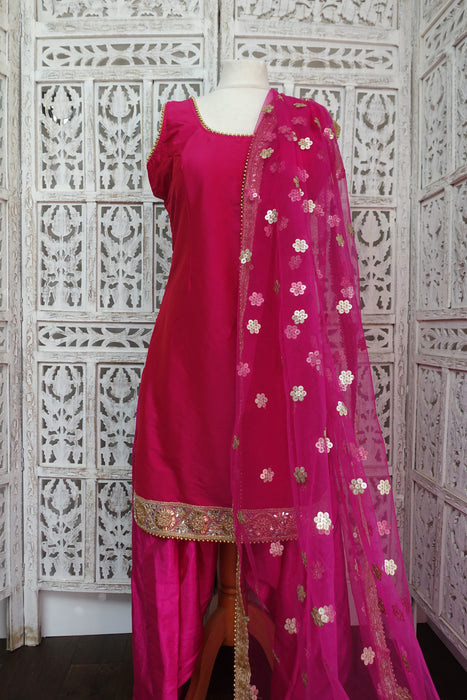 Hot Pink Kameez And 2 Dupatta - 5 Piece Suit - UK 16 / EU 42 - New