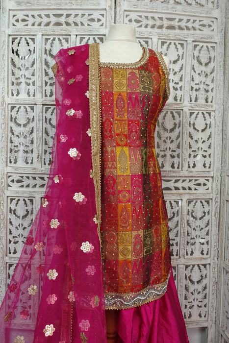 Hot Pink Kameez And 2 Dupatta - 5 Piece Suit - UK 16 / EU 42 - New