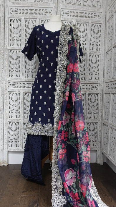 Navy Bue Floral Crepe Silk Salwar Kameez - UK 16/EU 42 - Preloved