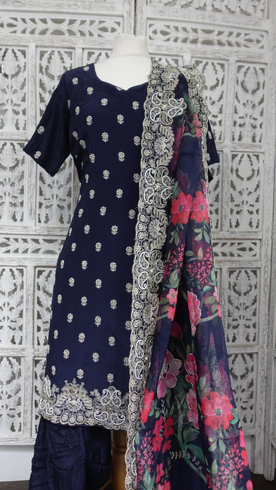 Navy Bue Floral Crepe Silk Salwar Kameez - UK 16/EU 42 - Preloved