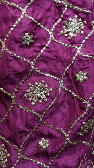 Maroon And Gold Banarsi Brocade Salwar Kameez - UK 20/EU 46 - Preloved