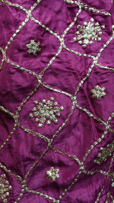 Maroon And Gold Banarsi Brocade Salwar Kameez - UK 20/EU 46 - Preloved