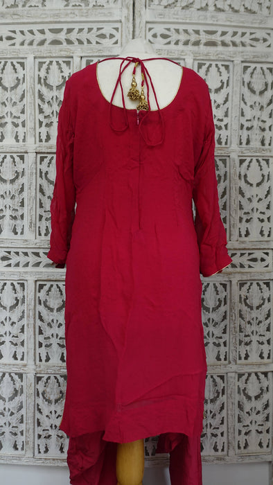 Pink Embroidered Salwar Suit - UK 12/EU 40 - Preloved