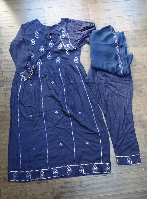 Navy Blue Printed Capri Trousers - UK 12 / EU 38 - New