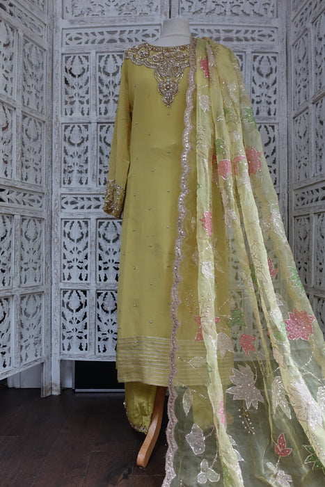 Light Green Silk Trouser Suit - UK 16/EU 42 - Preloved