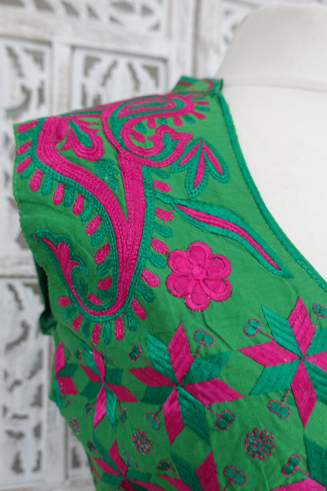 Green Paisely Embroidered Waist Jacket With Ties - UK 12/EU 38 - New