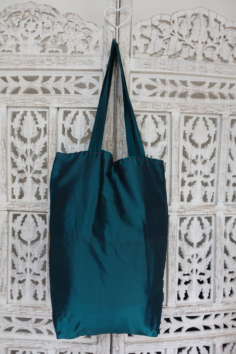 Teal Silk Blend Bag With Cream Zardosi - New
