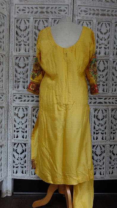 Yellow Silk Churidaar Suit - UK 18 / EU 44 - Preloved