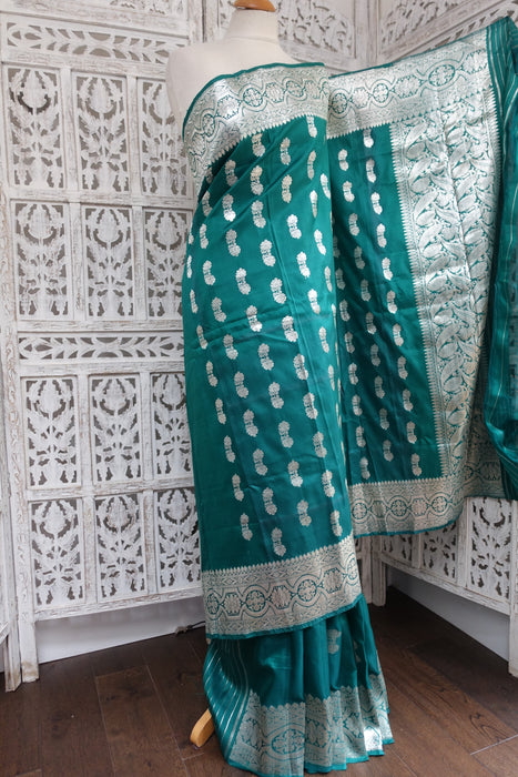 Jade Green Silk Sari Incl Blouse Piece - New