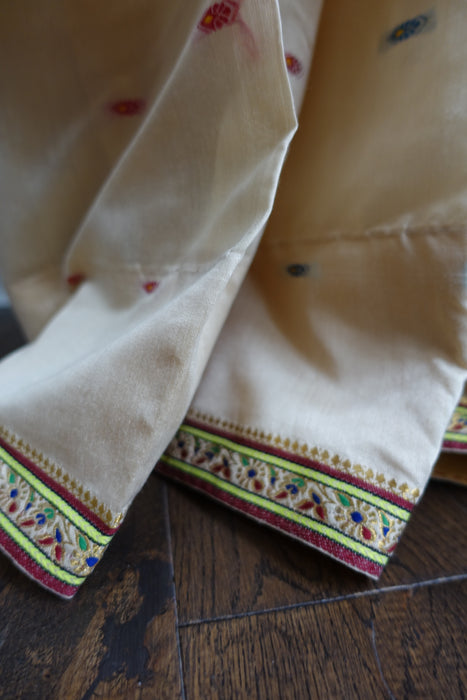 Cream Cotton Silk Sari With 38 Bust Blouse - New