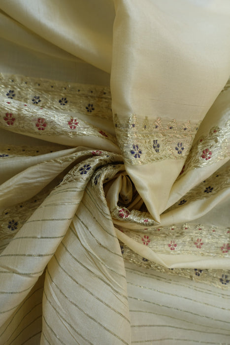 Cream Vintage Pure Silk Sari - Preloved