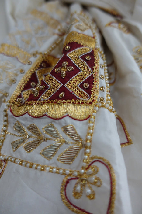 Cream Vintage Silk Embroidered Dupatta - Preloved