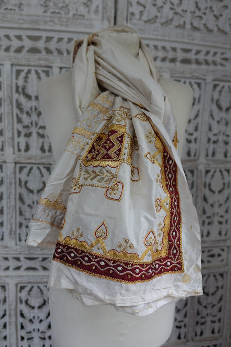 Cream Vintage Silk Embroidered Dupatta - Preloved