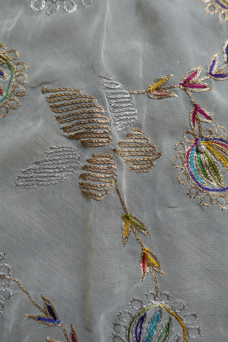 Off Cream Vintage Embroidered Dupatta - Preloved