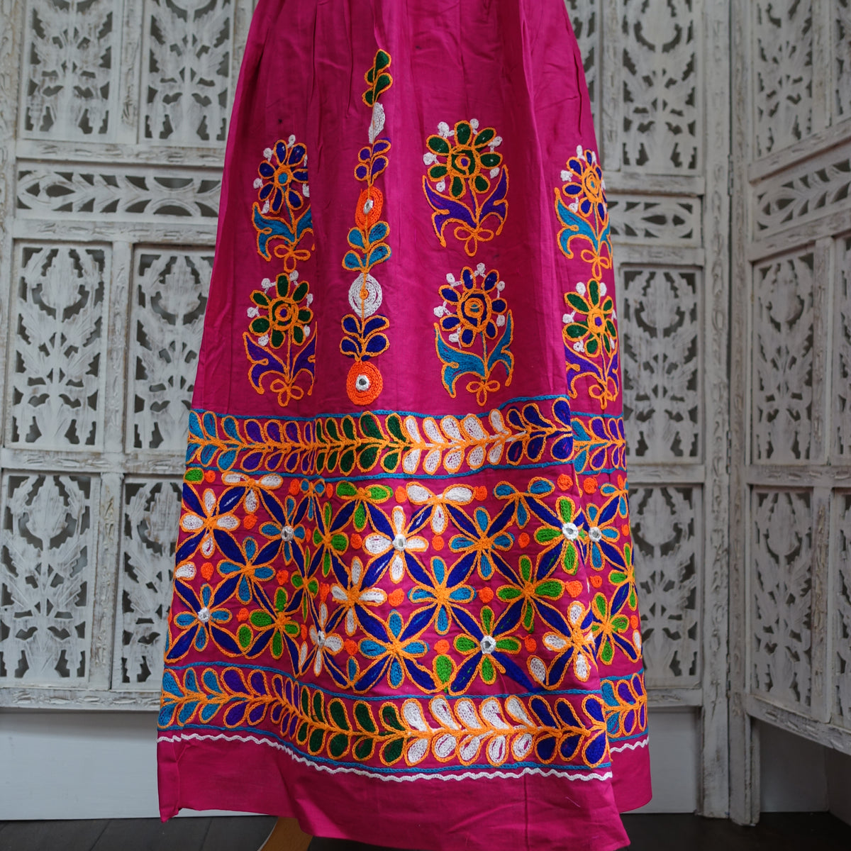 Pink Cotton Vintage Embroidered Skirt - Preloved — Indian Suit Company