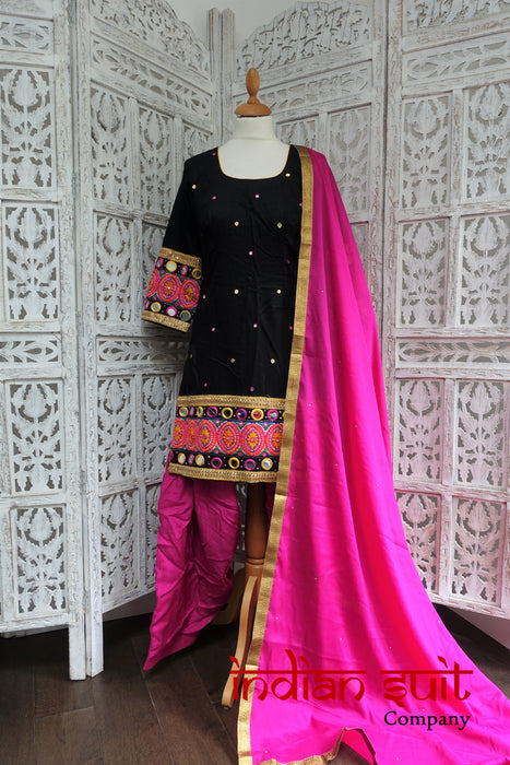Black & Pink Mirror Salwar Kameez UK 8 / EU 34 - Preloved - Indian Suit Company