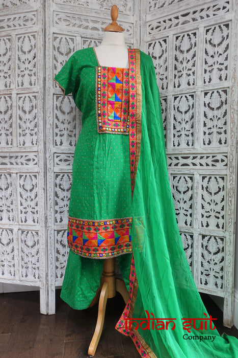 Green Cotton Phulkari Salwar Kameez UK 16 / EU 42 - Preloved - Indian Suit Company
