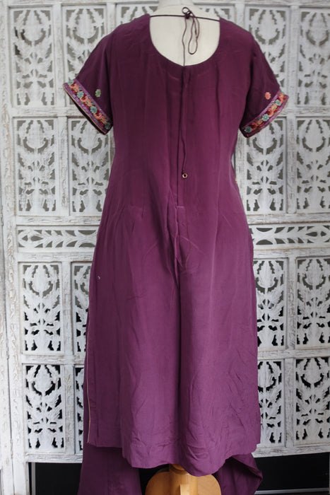 Mauve Silk Embroidered Salwar Suit - UK 12 / EU 38 - Preloved