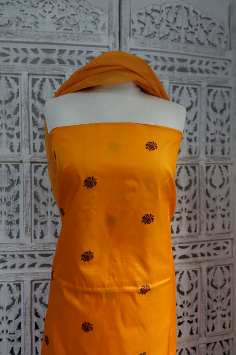 Saffron Vintage Silk Fabric And Dupatta - New